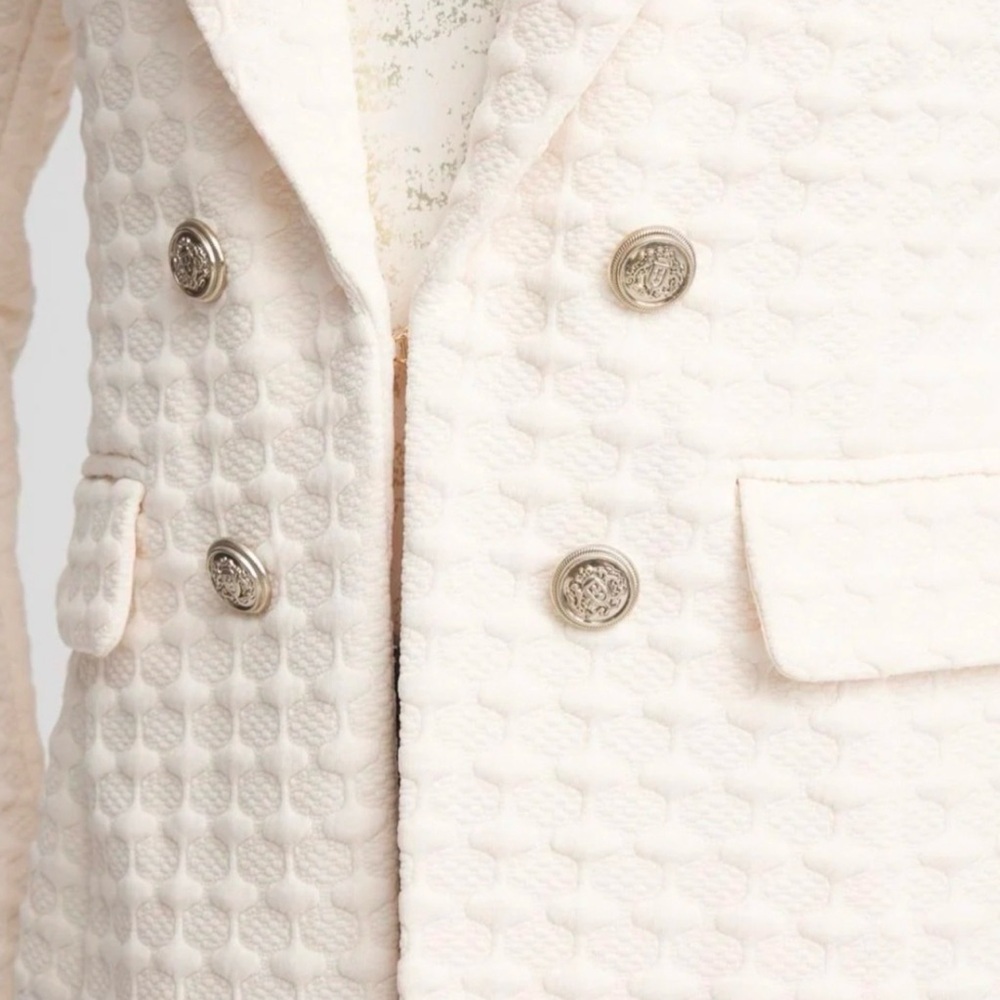 Chico's Cream Textured Blazer Chico Size “2” and US size 12. Like brand new - Picture 2 of 8